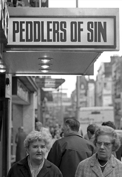 London Street Scene, December 1968